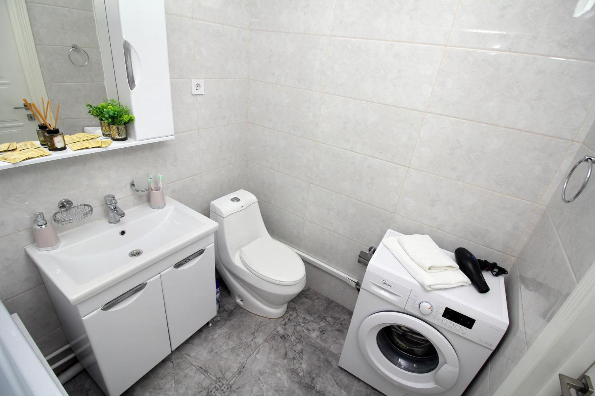 Your Home Away From Home 213 Almaty Bagian luar foto