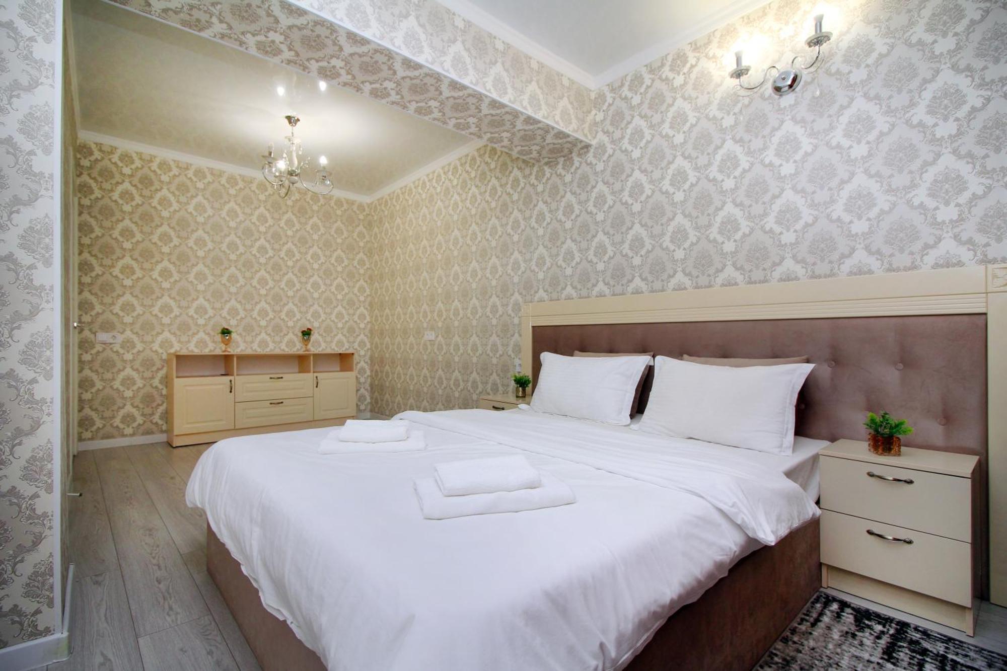 Your Home Away From Home 213 Almaty Bagian luar foto