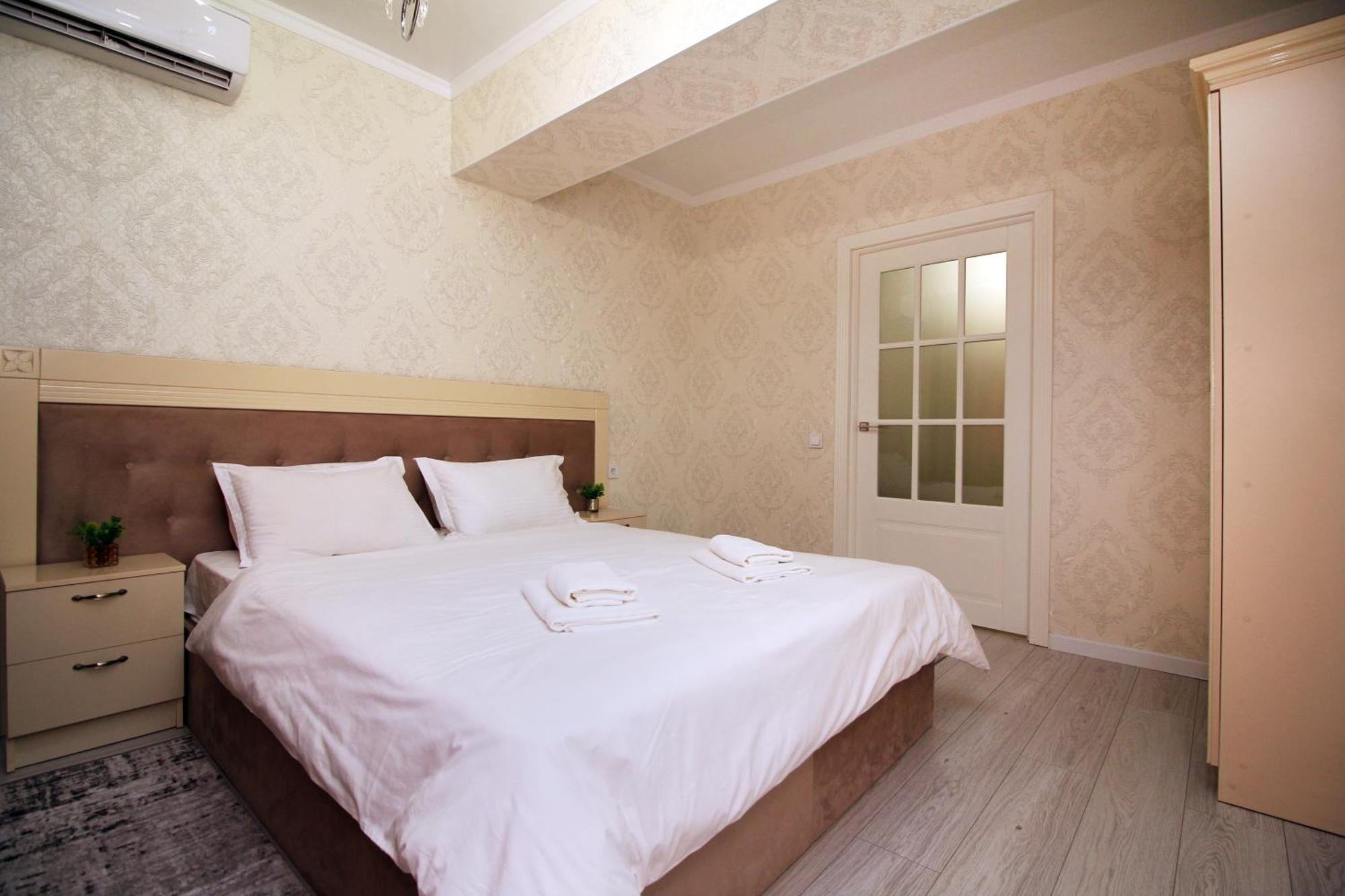 Your Home Away From Home 213 Almaty Bagian luar foto