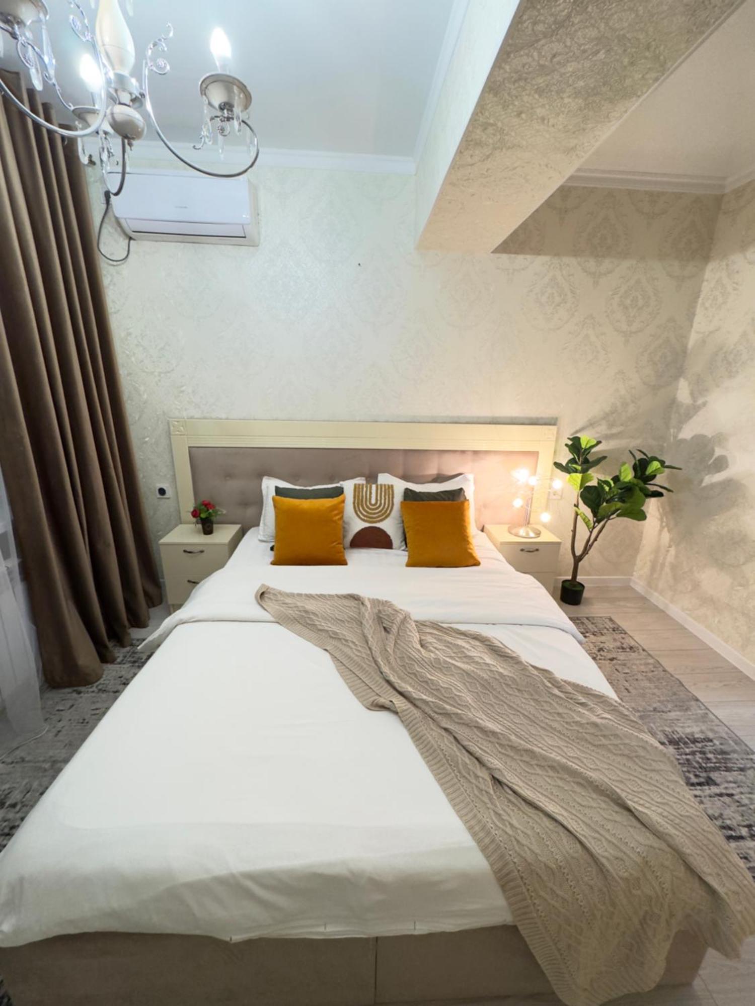 Your Home Away From Home 213 Almaty Bagian luar foto